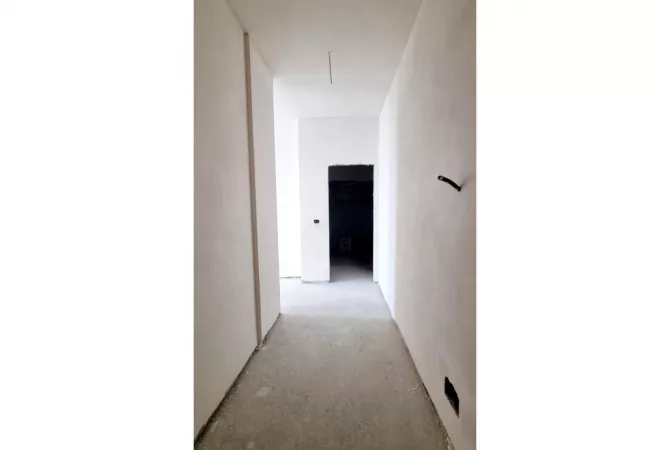 Shtepi ne shitje Apartament ne Tirane, 1+1, Mobilimi Bosh, pa mobiluar, Pagesa 170,000  Euro.