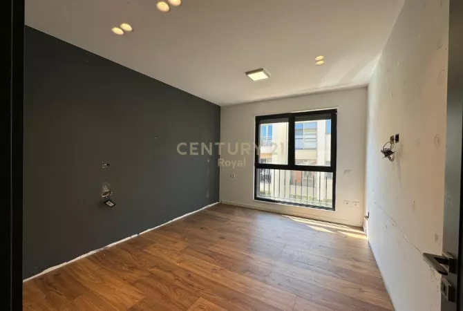 Shtepi ne shitje Apartament ne Tirane, 2+1, Mobilimi E mobiluar, Pagesa 350,000  Euro.