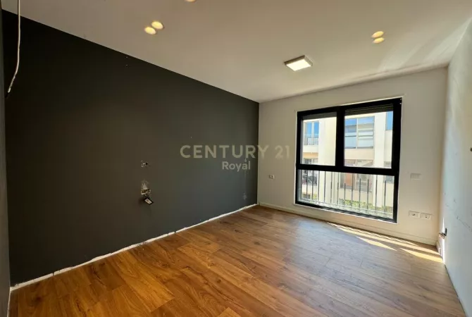 Shtepi ne shitje Apartament ne Tirane, 2+1, Mobilimi E mobiluar, Pagesa 350,000  Euro.