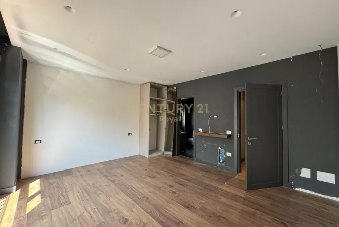 Shtepi ne shitje Apartament ne Tirane, 2+1, Mobilimi E mobiluar, Pagesa 350,000  Euro.