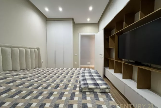 Shtepi ne shitje Apartament ne Tirane, 3+1, Mobilimi E mobiluar, Pagesa 325,000  Euro.