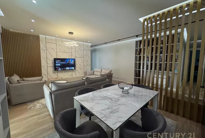 Shtepi ne shitje Apartament ne Tirane, 3+1, Mobilimi E mobiluar, Pagesa 325,000  Euro.