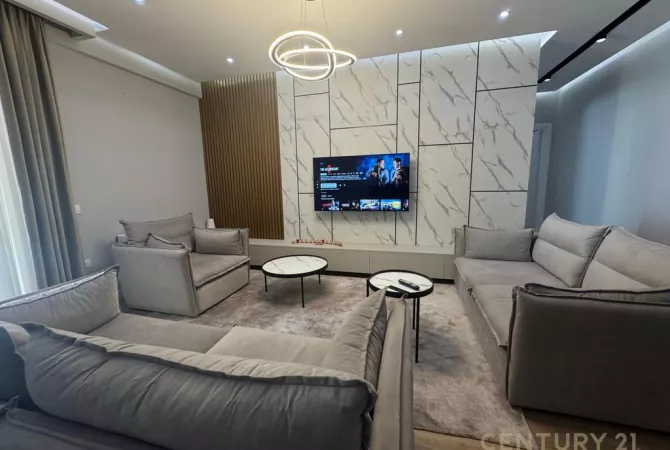 Shtepi ne shitje Apartament ne Tirane, 3+1, Mobilimi E mobiluar, Pagesa 325,000  Euro.