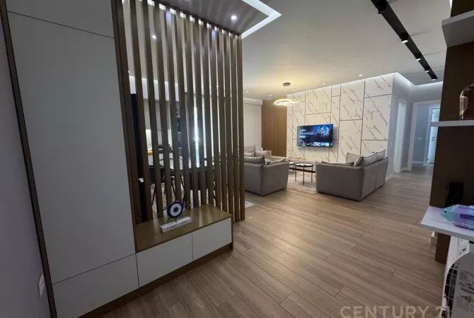 Shtepi ne shitje Apartament ne Tirane, 3+1, Mobilimi E mobiluar, Pagesa 325,000  Euro.