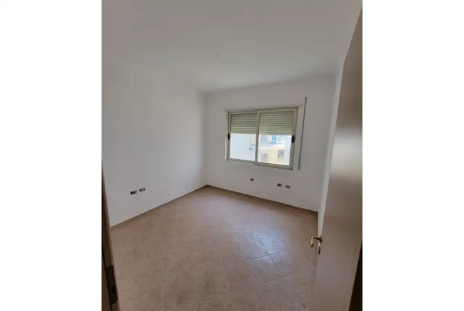Shtepi ne shitje Apartament ne Tirane, 2+1, Mobilimi Bosh, pa mobiluar, Pagesa 225,000  Euro.