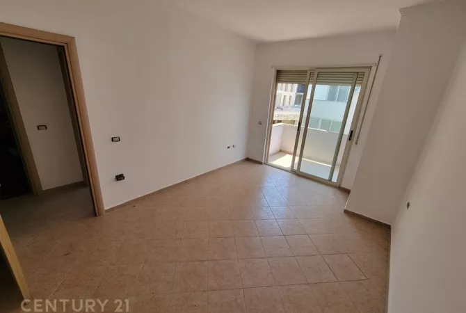 Shtepi ne shitje Apartament ne Tirane, 2+1, Mobilimi Bosh, pa mobiluar, Pagesa 225,000  Euro.