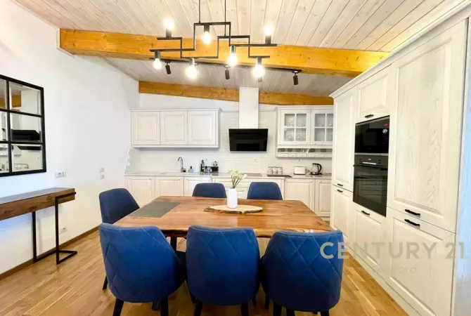 Shtepi ne shitje Apartament ne Tirane, 2+1, Mobilimi E mobiluar, Pagesa 300,000  Euro.