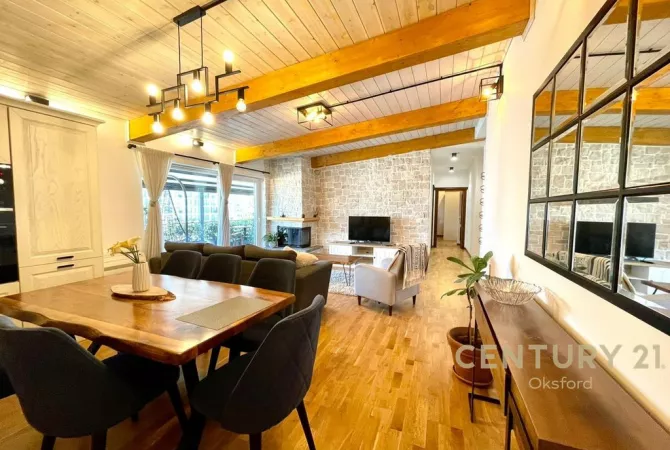 Shtepi ne shitje Apartament ne Tirane, 2+1, Mobilimi E mobiluar, Pagesa 300,000  Euro.