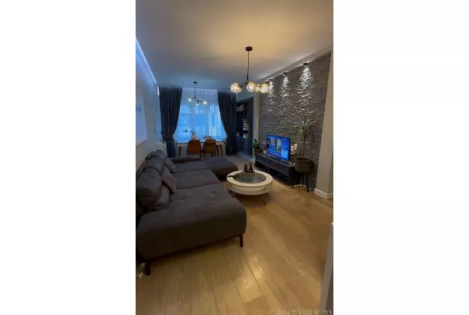 Shtepi ne shitje Apartament ne Tirane, 2+1, Mobilimi E mobiluar, Pagesa 2,110,000  Euro.