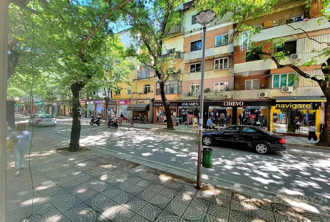 Ambient biznesi ne shitje 1+1 ne Tirane - 650,000 Euro