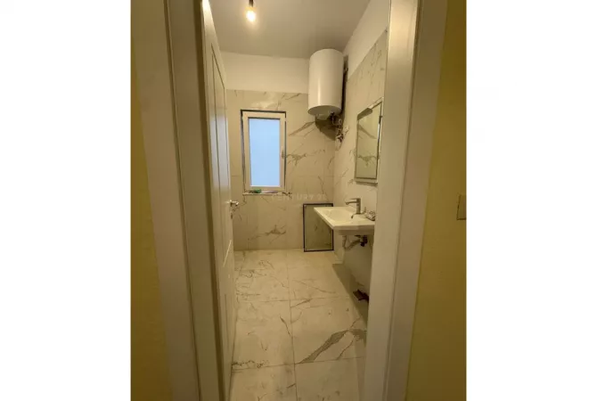 Shtepi me qera Shtepi Private ne Tirane, 4+1, Mobilimi Bosh, pa mobiluar, Pagesa 1,500  Euro.