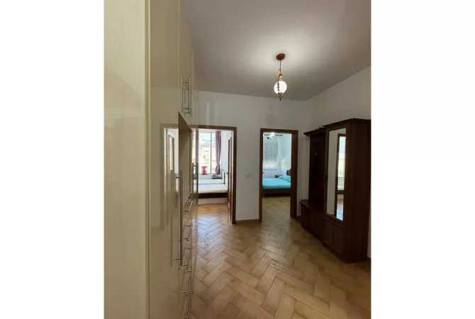 Shtepi me qera Apartament ne Tirane, 2+1, Mobilimi E mobiluar, Pagesa 600  Euro.