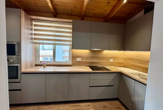 Shtepi me qera Apartament ne Tirane, 2+1, Mobilimi E mobiluar, Pagesa 700  Euro.