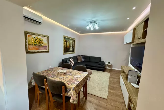 Shtepi me qera 2+1 ne Tirane - 700 Euro