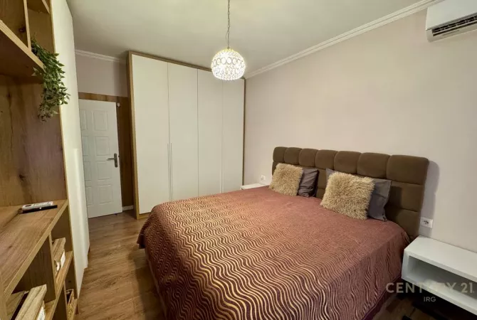 Shtepi me qera Apartament ne Tirane, 2+1, Mobilimi E mobiluar, Pagesa 700  Euro.