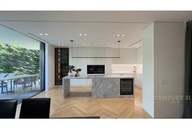 Casa in vendita 4+1 a Tirana - 2,000,000 Euro
