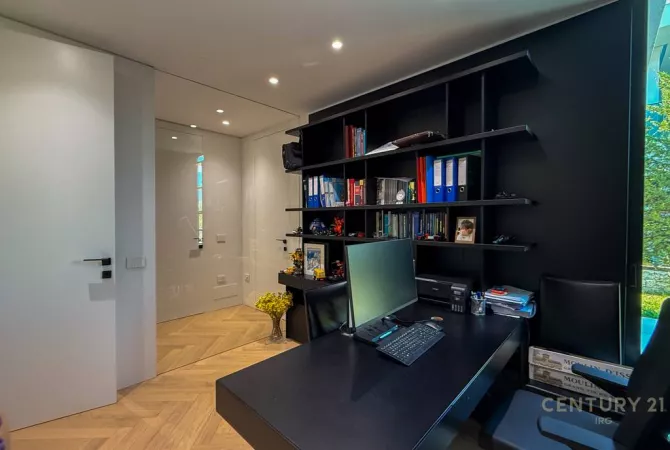 Luxury villas for sale in Tirana 4+1, Furnished