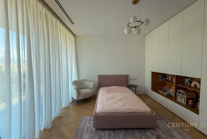 Luxury villas for sale in Tirana 4+1, Furnished