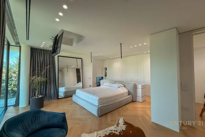 Luxury villas for sale in Tirana 4+1, Furnished