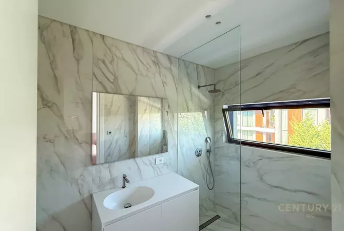 Luxury villas for sale in Tirana 4+1, Furnished