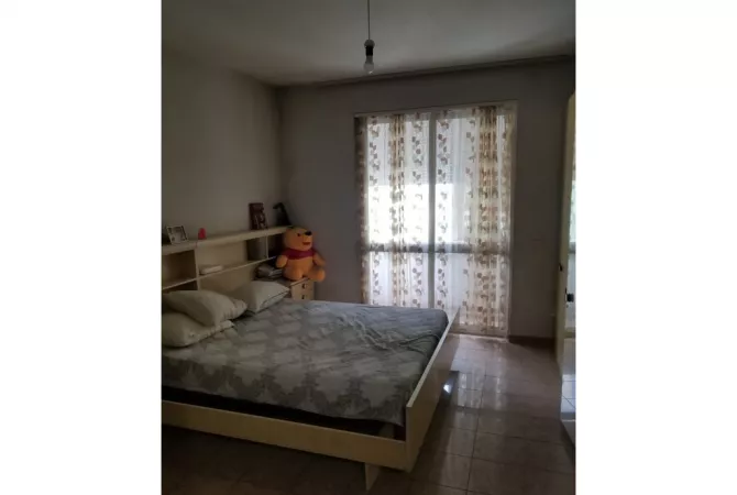 Shtepi me qera 3+1 ne Tirane - 1,300 Euro