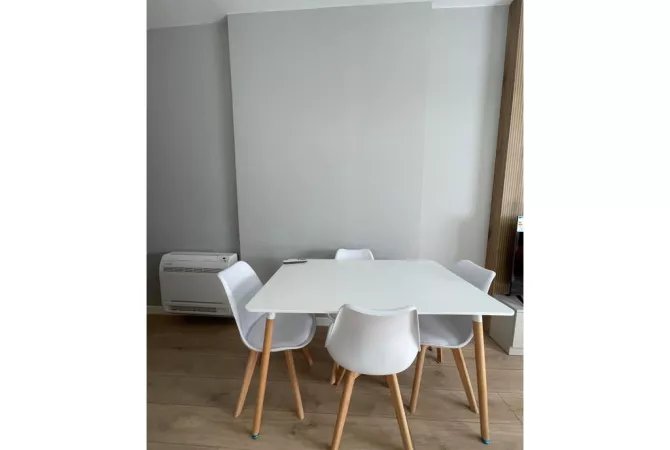 Shtepi me qera Apartament ne Tirane, 1+1, Mobilimi E mobiluar, Pagesa 1,000  Euro.