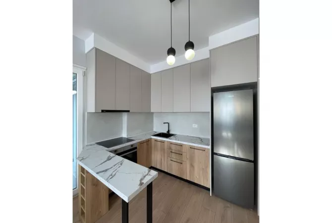 Shtepi me qera Apartament ne Tirane, 1+1, Mobilimi E mobiluar, Pagesa 1,000  Euro.