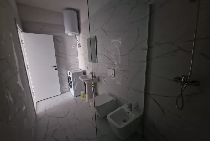 Duplex (2 storey house) for sale in Tirana 3+1, Emty