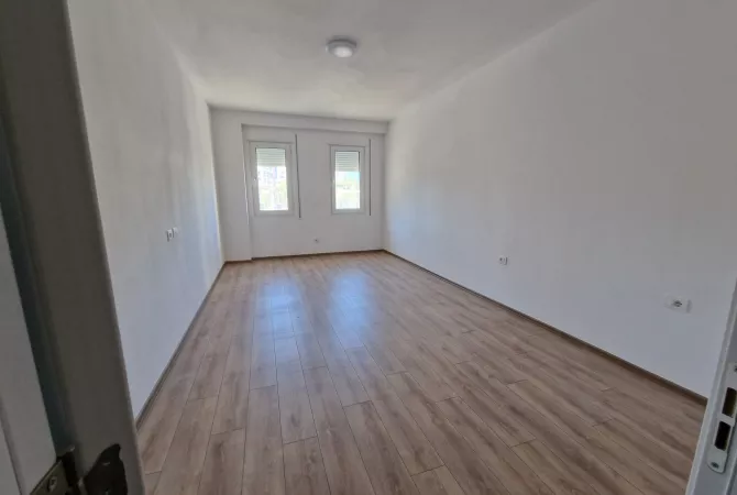 Duplex (2 storey house) for sale in Tirana 3+1, Emty