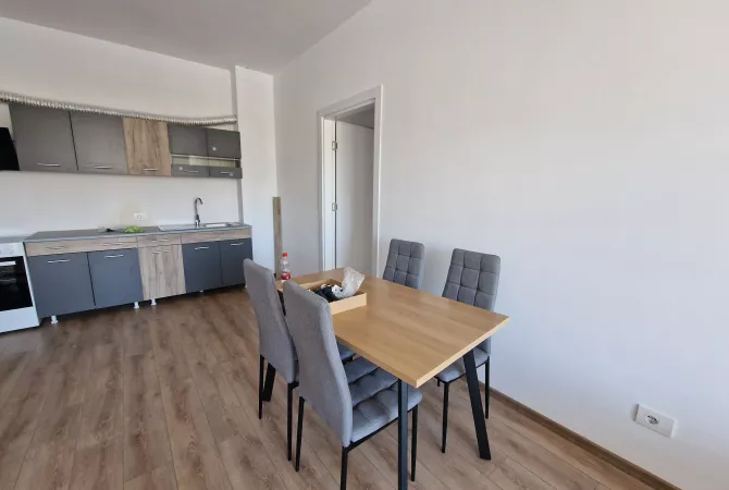 Duplex (2 storey house) for sale in Tirana 3+1, Emty