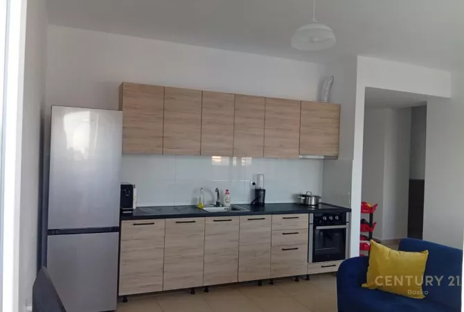 Shtepi me qera 2+1 ne Tirane - 520 Euro