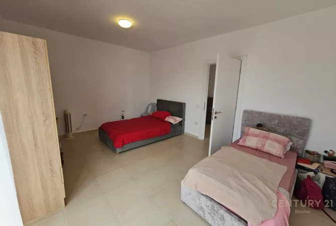 Shtepi me qera 2+1 ne Tirane - 520 Euro