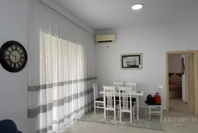 Shtepi me qera 2+1 ne Tirane - 650 Euro