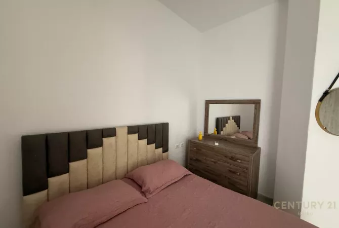 Shtepi me qera Apartament ne Tirane, 2+1, Mobilimi E mobiluar, Pagesa 650  Euro.