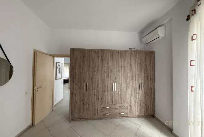 Shtepi me qera Apartament ne Tirane, 2+1, Mobilimi E mobiluar, Pagesa 650  Euro.