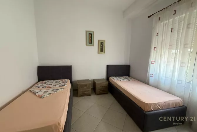 Shtepi me qera Apartament ne Tirane, 2+1, Mobilimi E mobiluar, Pagesa 650  Euro.