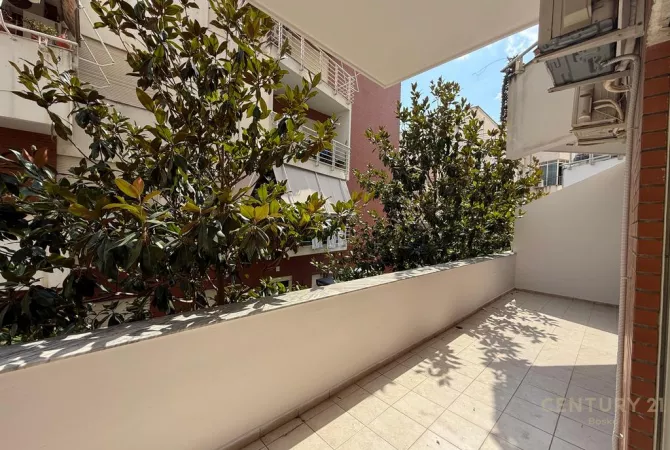 Shtepi me qera Apartament ne Tirane, 2+1, Mobilimi E mobiluar, Pagesa 650  Euro.