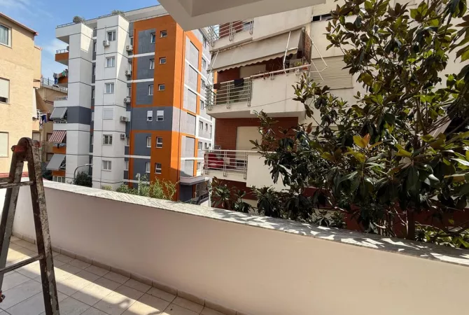 Shtepi me qera Apartament ne Tirane, 2+1, Mobilimi E mobiluar, Pagesa 650  Euro.