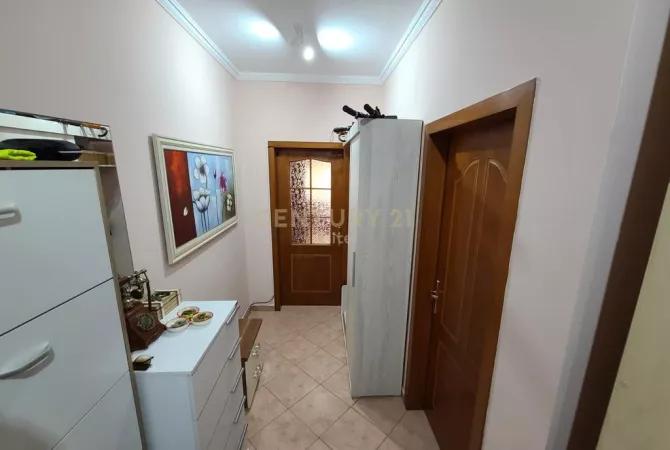 Shtepi ne shitje Apartament ne Tirane, 2+1, Mobilimi E mobiluar, Pagesa 138,000  Euro.
