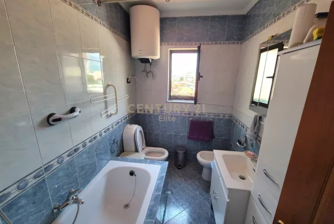 Shtepi ne shitje Apartament ne Tirane, 2+1, Mobilimi E mobiluar, Pagesa 138,000  Euro.