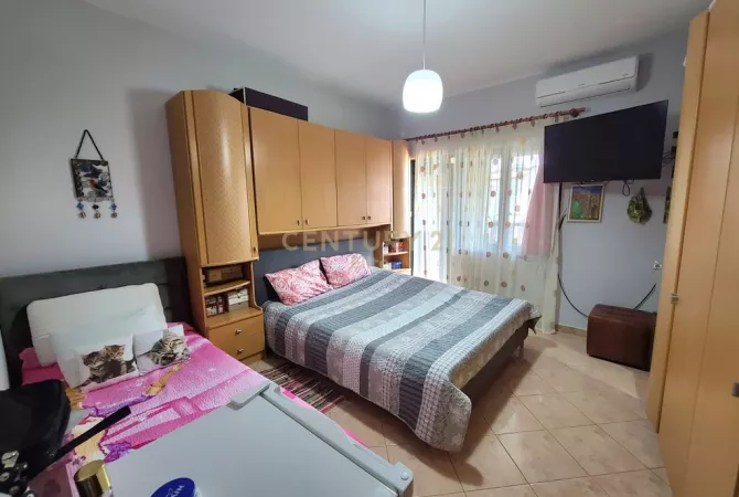 Shtepi ne shitje Apartament ne Tirane, 2+1, Mobilimi E mobiluar, Pagesa 138,000  Euro.
