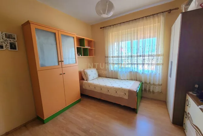 Shtepi ne shitje Apartament ne Tirane, 2+1, Mobilimi E mobiluar, Pagesa 138,000  Euro.
