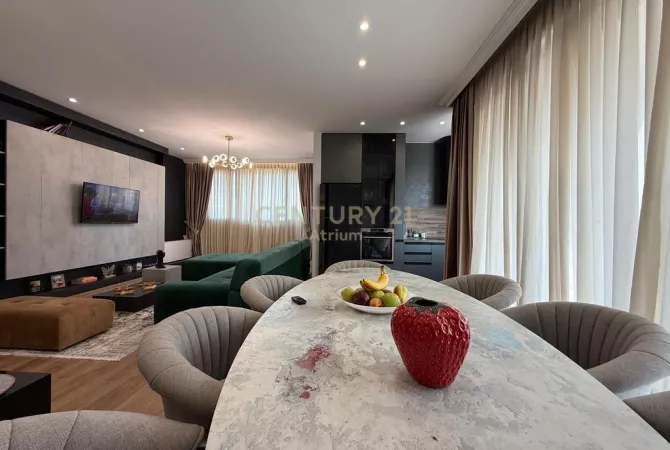 Shtepi ne shitje Apartament ne Tirane, 2+1, Mobilimi E mobiluar, Pagesa 300,000  Euro.