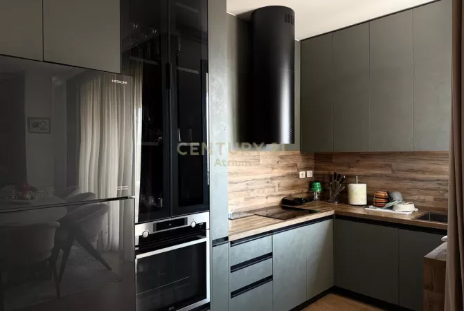 Shtepi ne shitje Apartament ne Tirane, 2+1, Mobilimi E mobiluar, Pagesa 300,000  Euro.