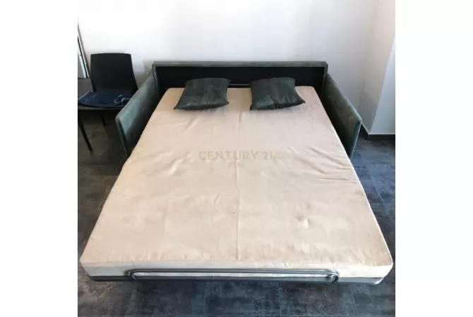 Shtepi ne shitje Apartament ne Vlore, Garsoniere, Mobilimi E mobiluar, Pagesa 129,000  Euro.