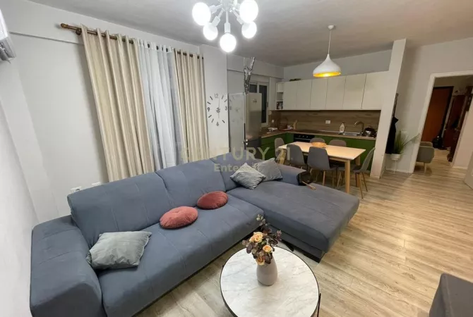 Shtepi me qera 3+1 ne Tirane - 1,000 Euro