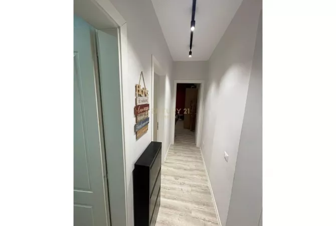 Shtepi me qera Apartament ne Tirane, 3+1, Mobilimi E mobiluar, Pagesa 1,000  Euro.