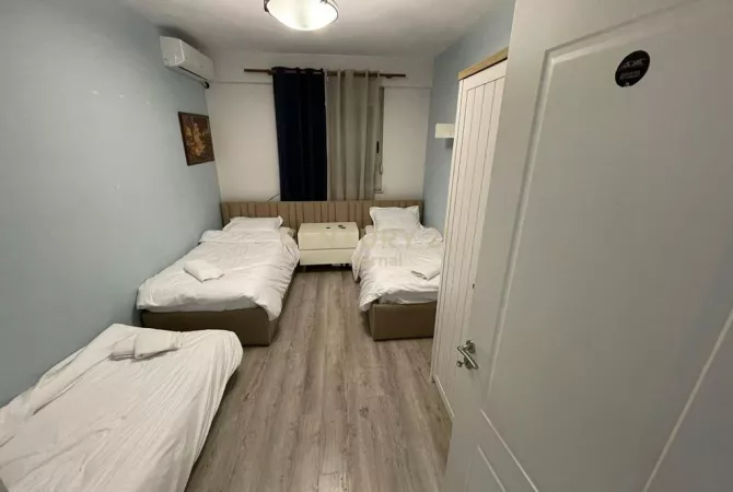 Shtepi me qera Apartament ne Tirane, 3+1, Mobilimi E mobiluar, Pagesa 1,000  Euro.