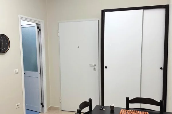 Shtepi me qera Apartament ne Tirane, 1+1, Mobilimi E mobiluar, Pagesa 38,000  Leke.