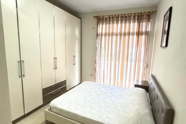 Shtepi me qera 1+1 ne Tirane - 38,000 Leke